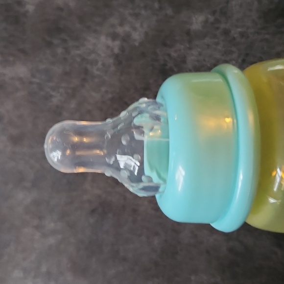 Nuby 3 pack baby bottles. Washed, never used. Like new - Picture 6 of 6